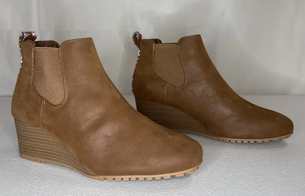 The Pioneer Woman Women's Wedge Bootie Shoes 8.5 Brown